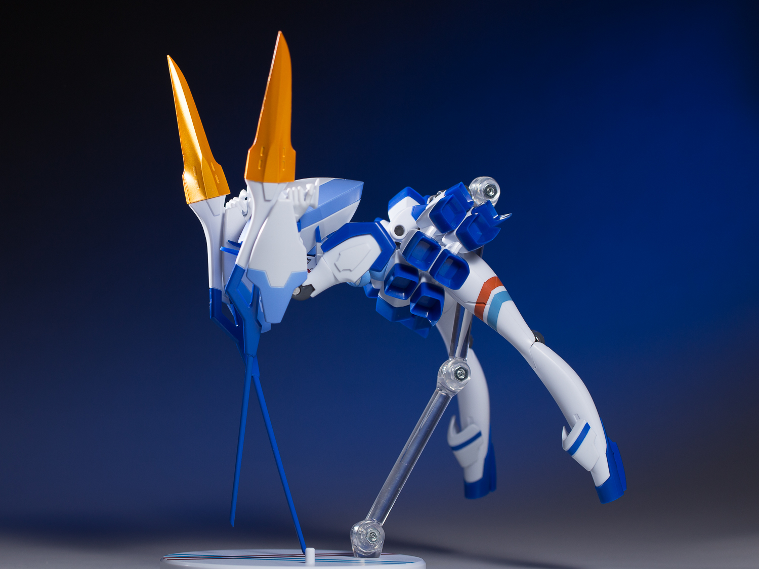 评测万代robot魂darlinginthefranxx翠雀号