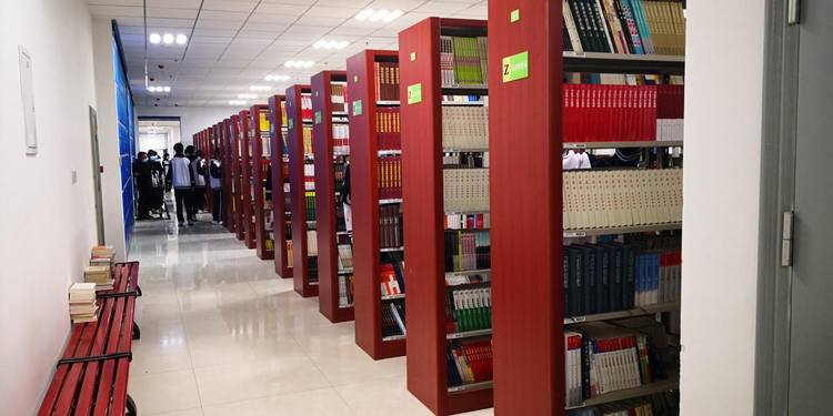 山东省郓城一中开展特色国防教育 激励青少年参军报国