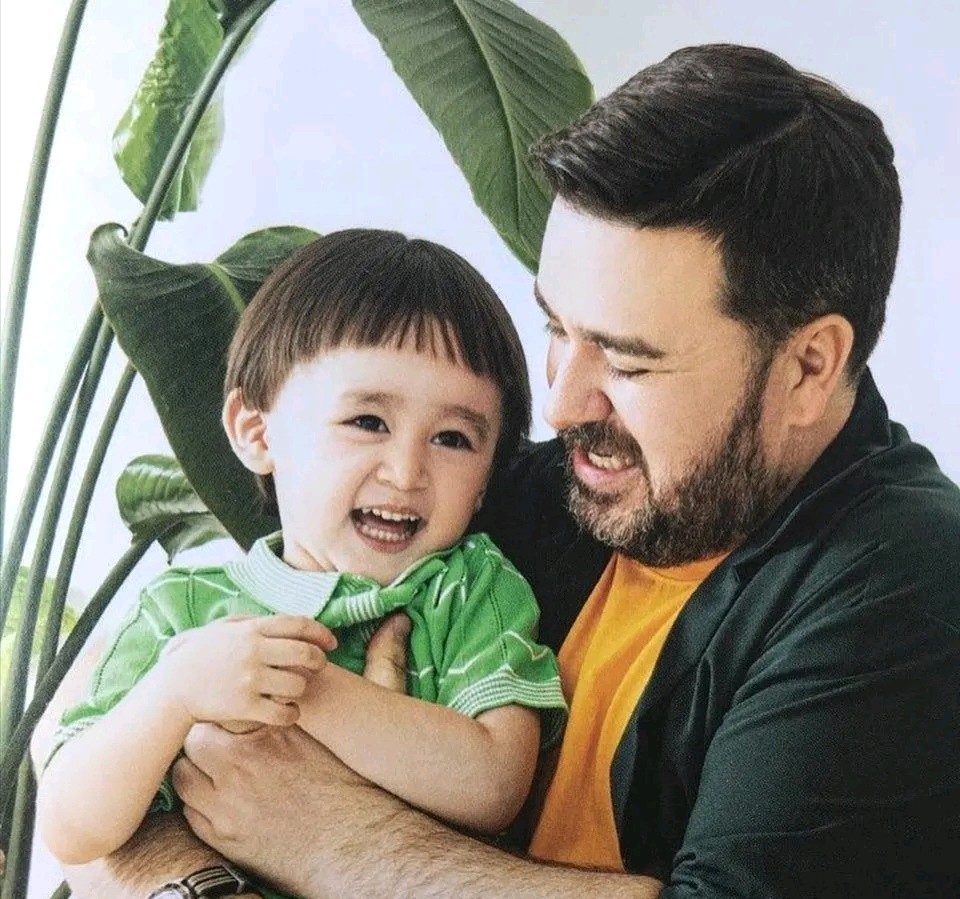 威廉本特利ins更新,粉丝喊话感谢父亲母亲