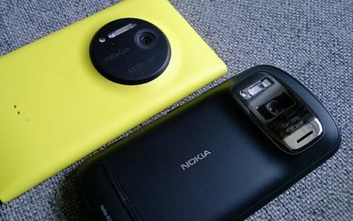 至今仍然屹立在手機影像巔峰的諾基亞808 pureview和lumia 1020,或者