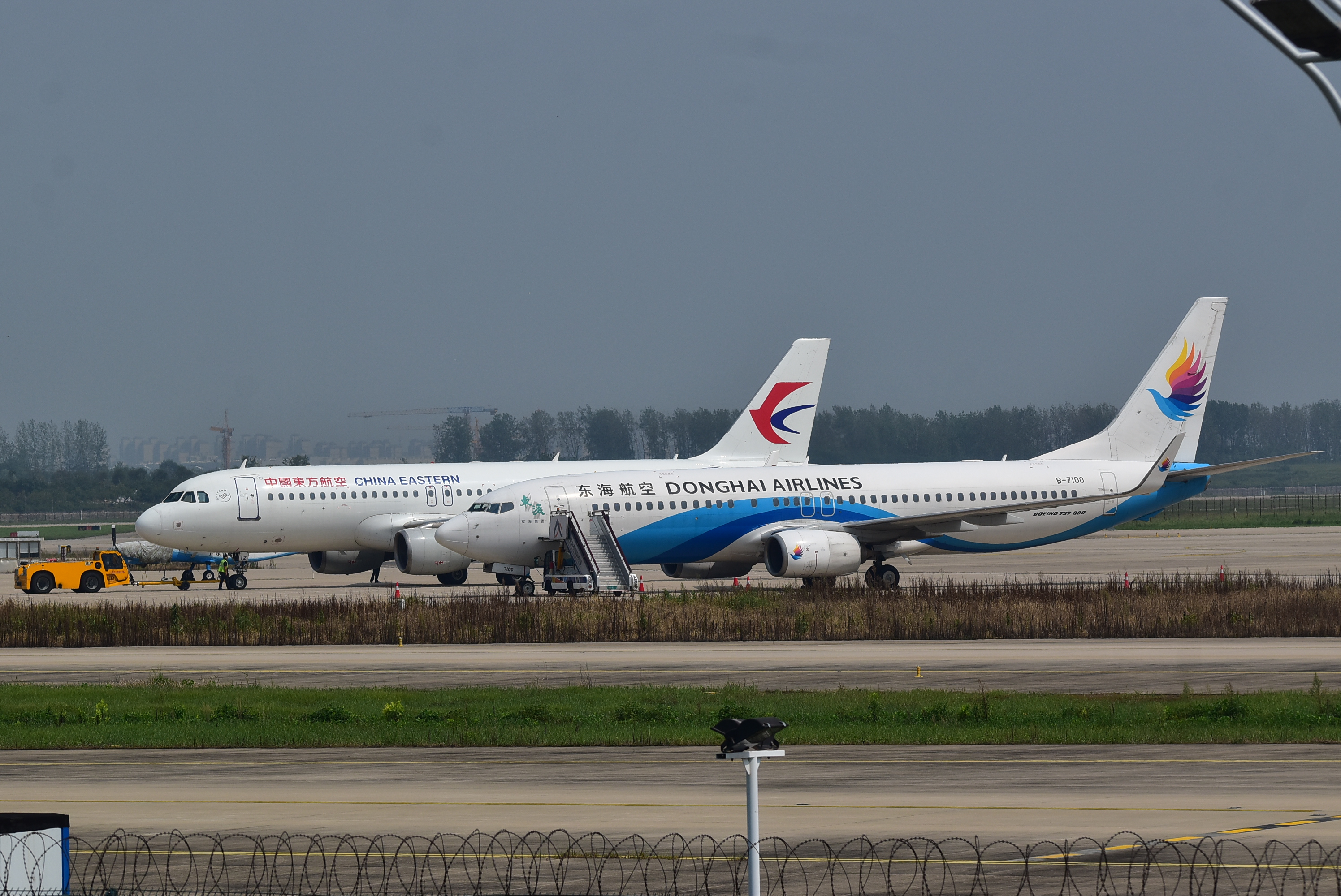 东海航738和东航320