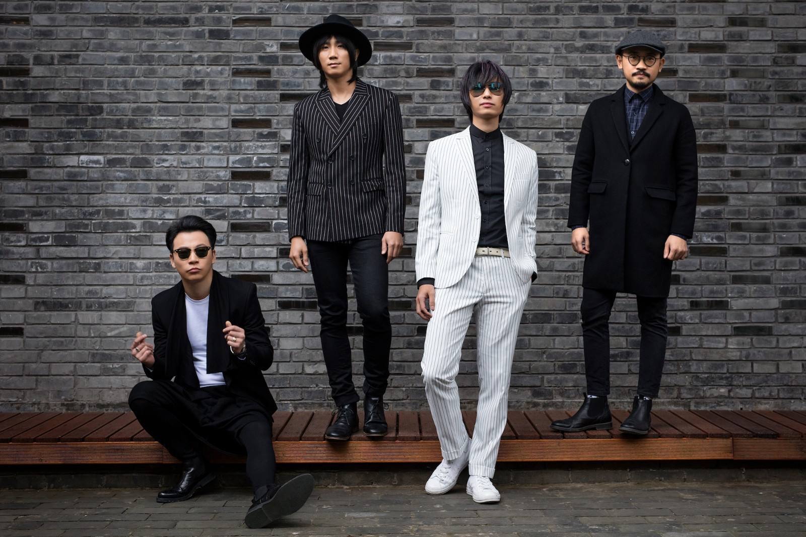 第九期奇袭歌手是:(旅行团乐队,魏巡)