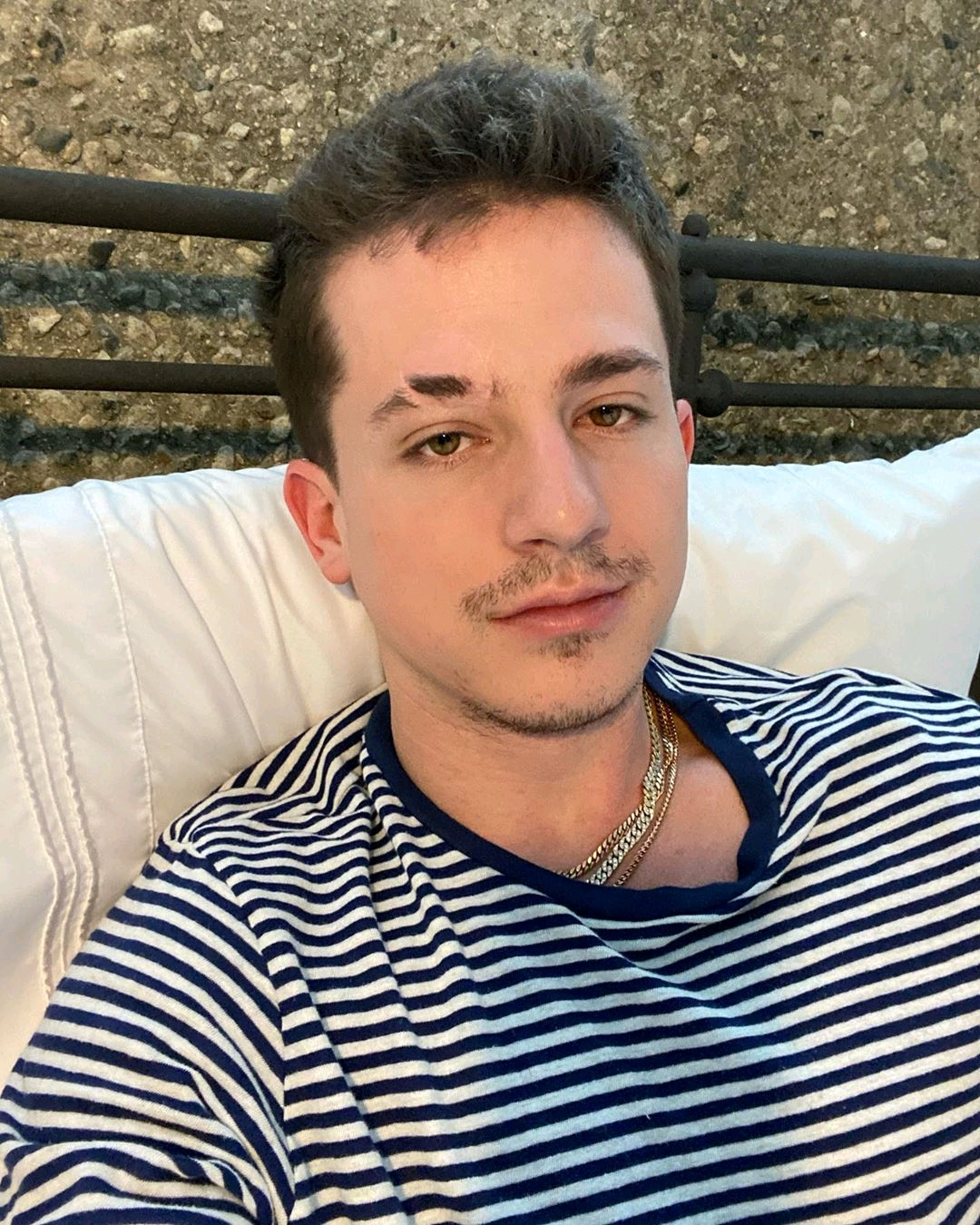 断眉 Charlie Puth 查理普斯 - 堆糖，美图壁纸兴趣社区