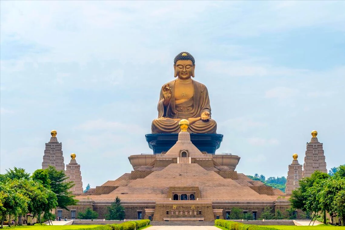 布施的意思其实很广，千万不要以为捐一点钱就是布施了 哔哩哔哩