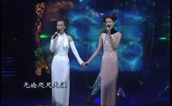 当《春节联欢晚会》成为一首背景音乐