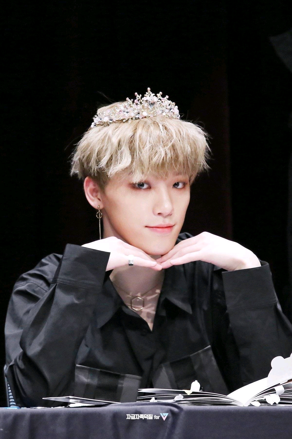 5.1-5.2韩娱资讯(防弹获2019BBMA双冠王\/宇宙