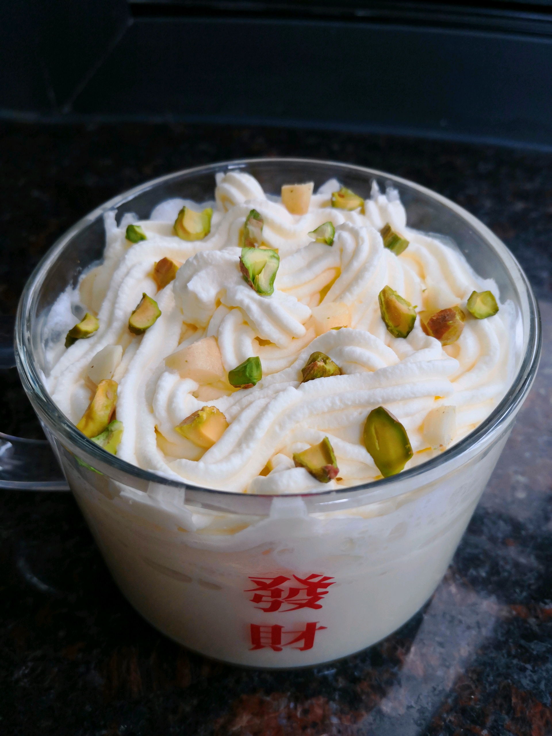 不敢出门买奶茶,只能自己露一手@绵羊料理半杯的奶油喝下满满罪恶感