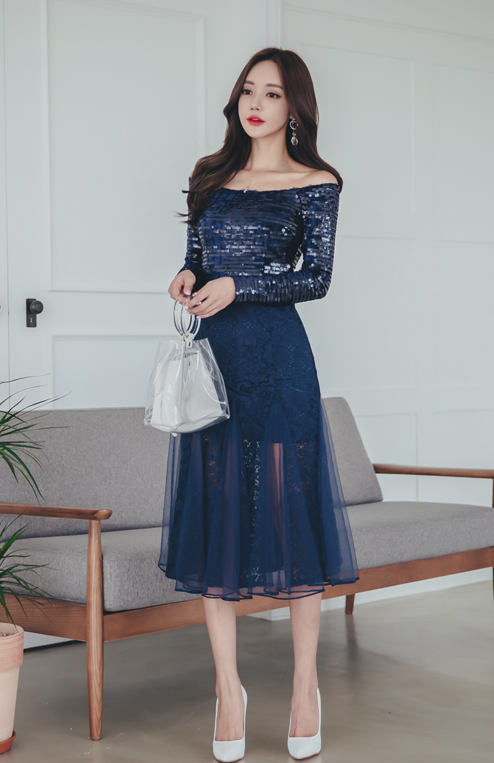 【孙允珠】孙允珠精选-第一百三十三期 深蓝古巴怀旧亮片丝纺抹肩裙