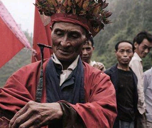 湘西最后的赶尸匠还原赶尸全过程揭让尸体行走真相