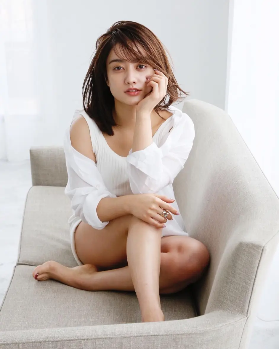 谷玛莉亚以紧身裙夺人眼球 河北麻友子吐槽 声音好厉害 哔哩哔哩