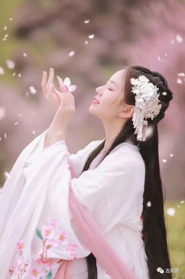 本人珍藏的几张古装美女图片