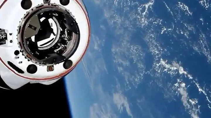 SpaceX Crew Dragon 险些与UFO 相撞- 哔哩哔哩