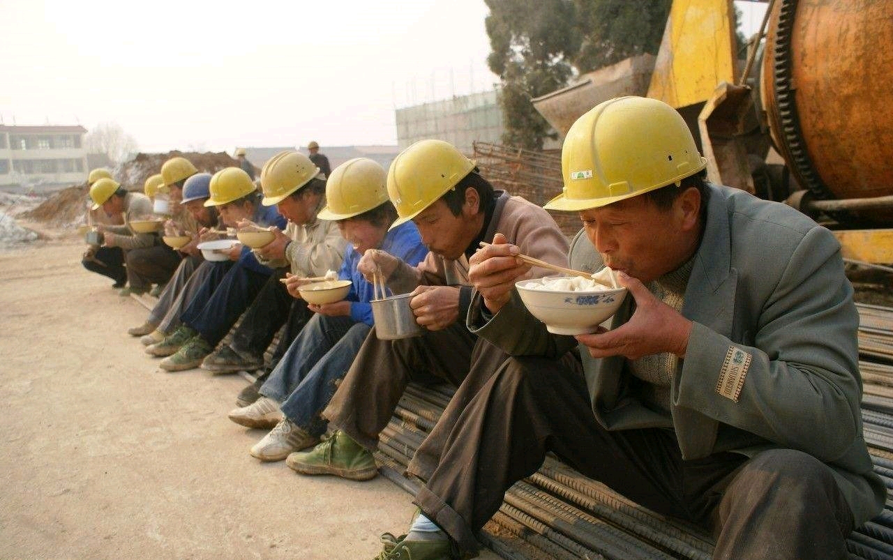 纵然生活再艰苦,也要笑对人生