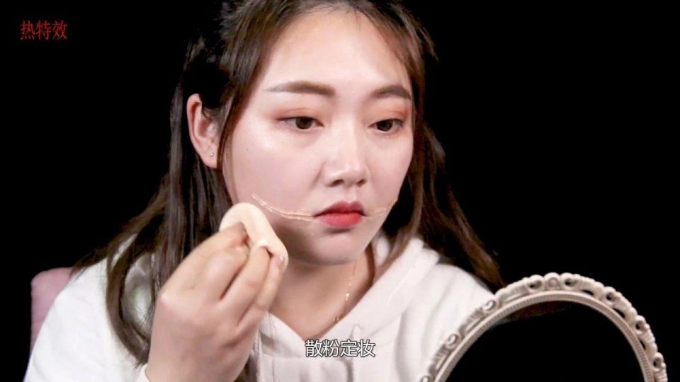 电影中裂口女是这样化的,看完你还怕她吗