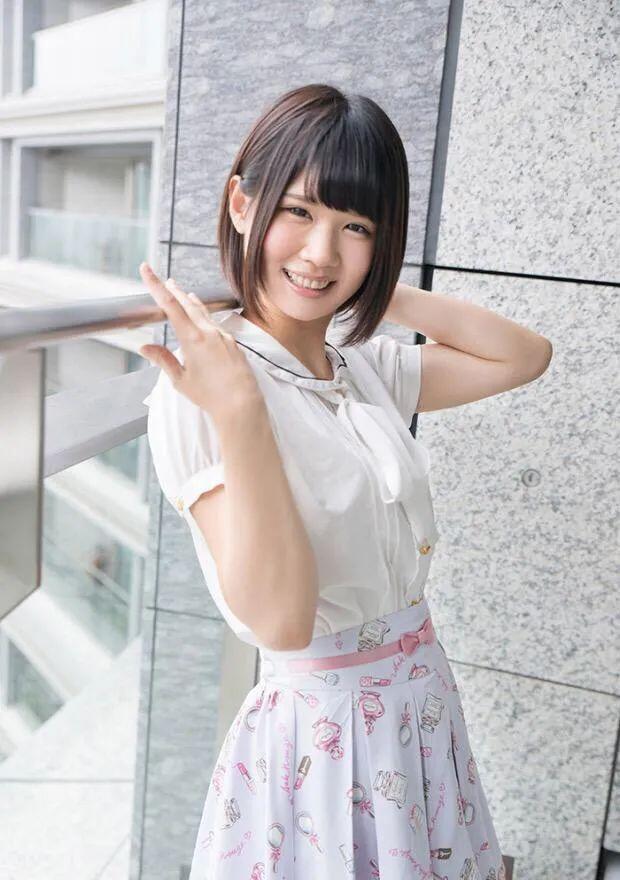 涼宮 琴音我们提着过去，走入了人群 哔哩哔哩