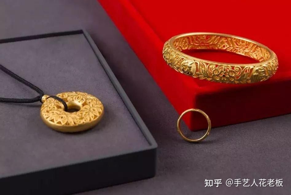 伟德bv1946官网-作为奢侈品定位的黄金品牌老铺黄金的频繁涨价是否真正提升了品牌价值？