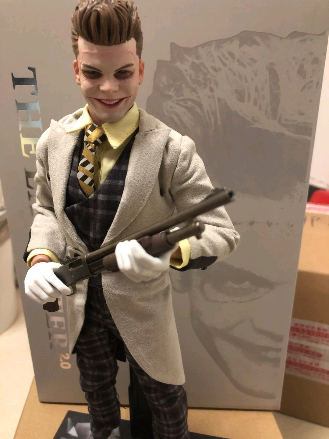 追星快追不起了《哥谭镇》小丑杰罗姆手办