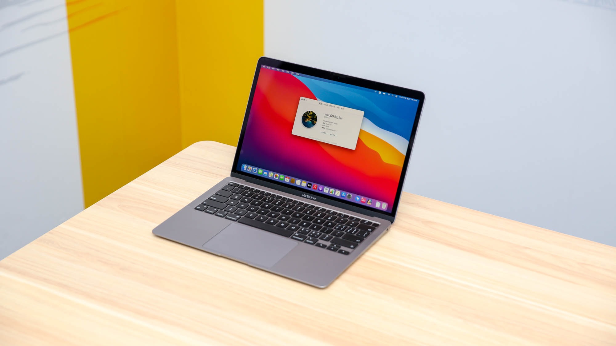 性能爆炸了！Apple M1芯片MacBook Air 2020到站抢先跑分测试- 哔哩哔哩