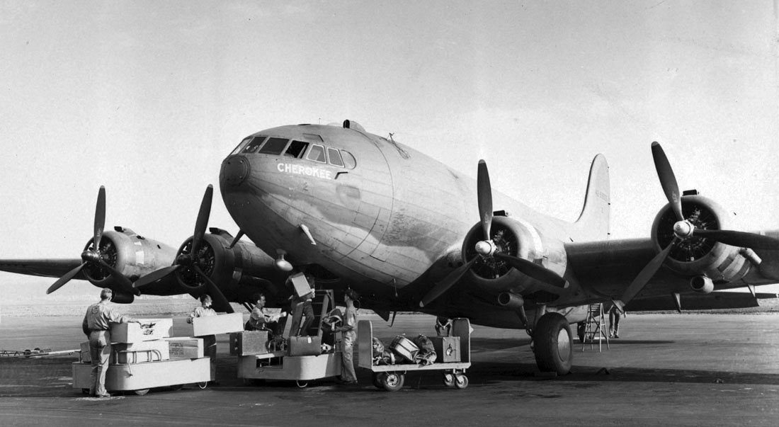 二战期间,航空公司的波音307被美军征用,用于运输需要特别保护的军用