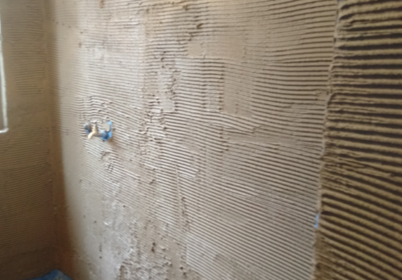 怕瓷砖脱落,刷了墙固之后,还坚持做拉毛处理,有必要吗?