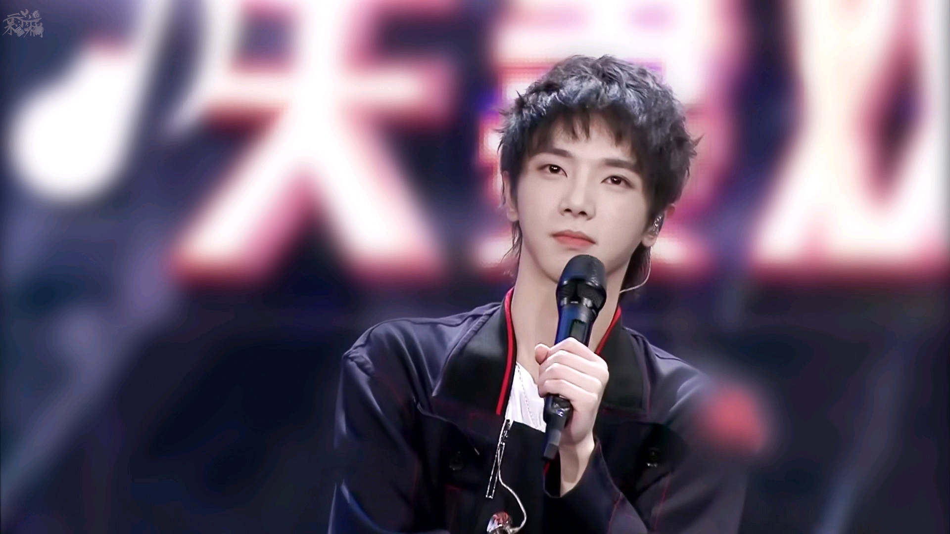 华晨宇一些炸炸的照片