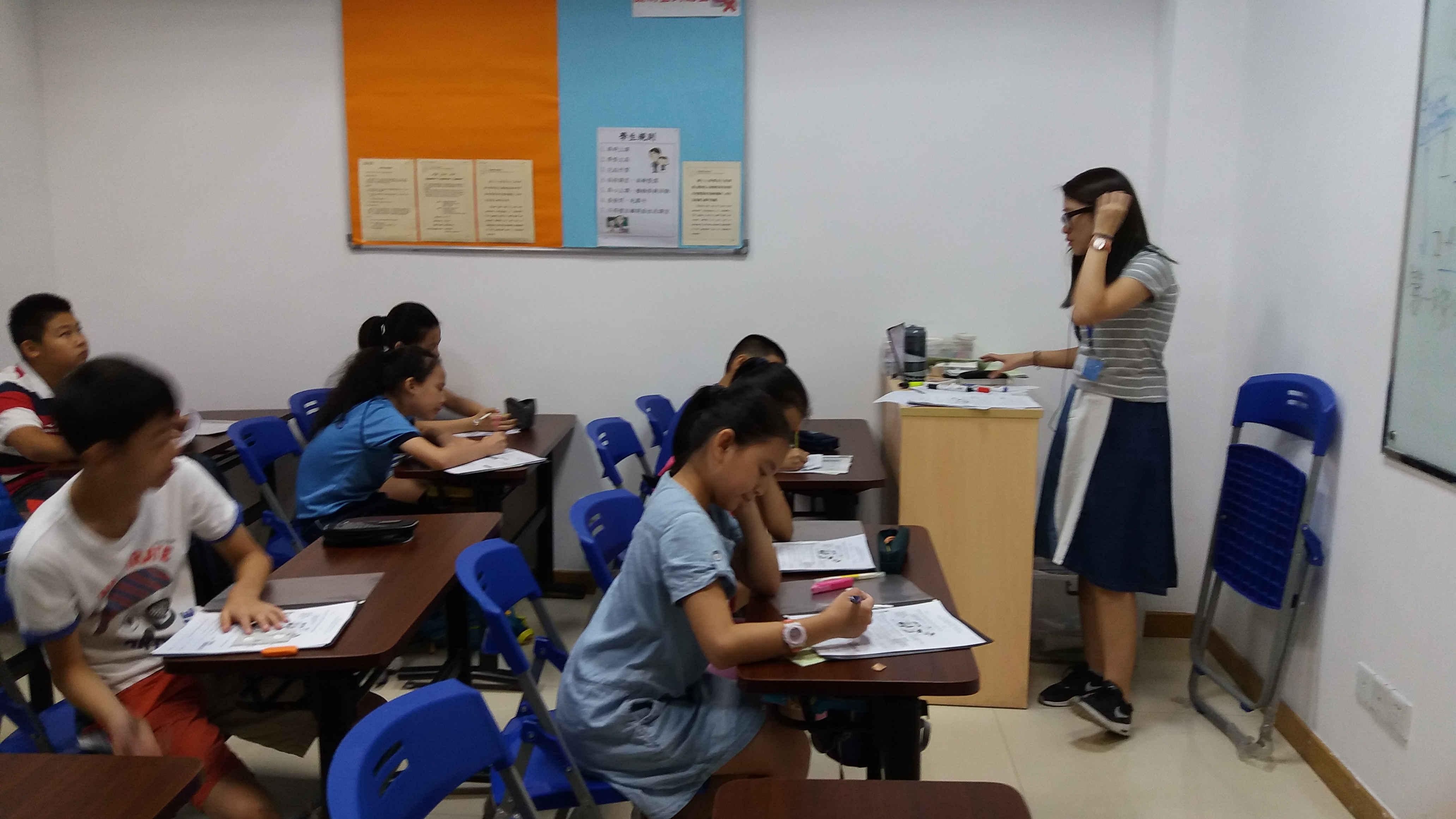 重庆某高三学生补课2个月花掉21万,数学考59分,家长上门讨说法 - 哔哩哔哩