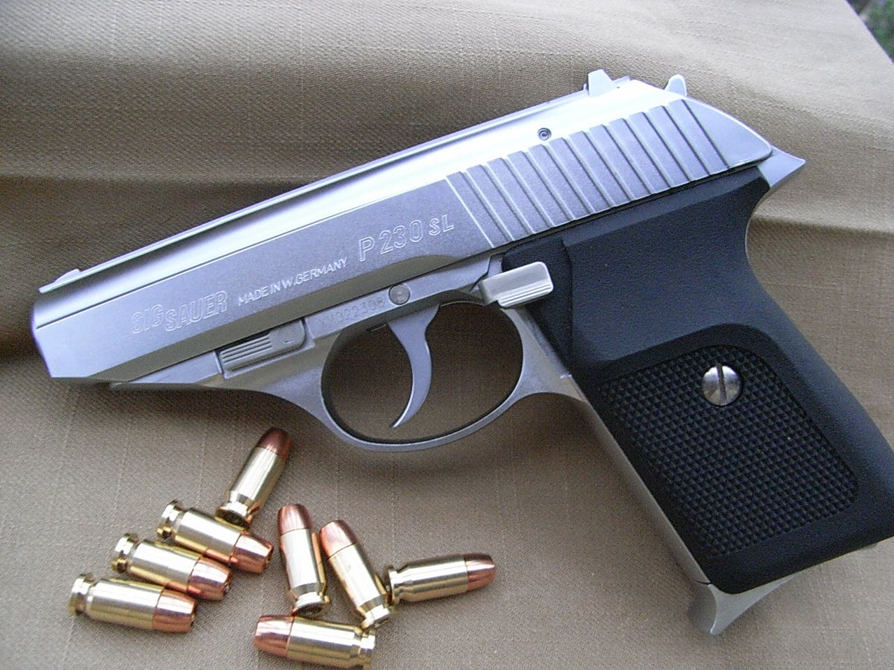 警察直呼内行sigp230手枪合集