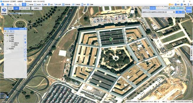 五角大楼 以及同天被撞击的五角大楼——下图卫星地图中的左边黑处