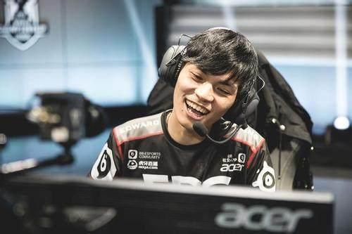 同样是edg出来的上单,为何阿光和扣肉的差距那么大?