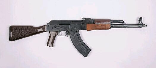 枪托,握把和护木经过改进的mpi-km,这就是东德版ak最鲜明的象征(壮哉