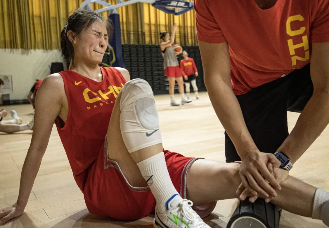 女篮李梦知三当三,人生坎坷,双亲患病,为何还不懂得珍惜?