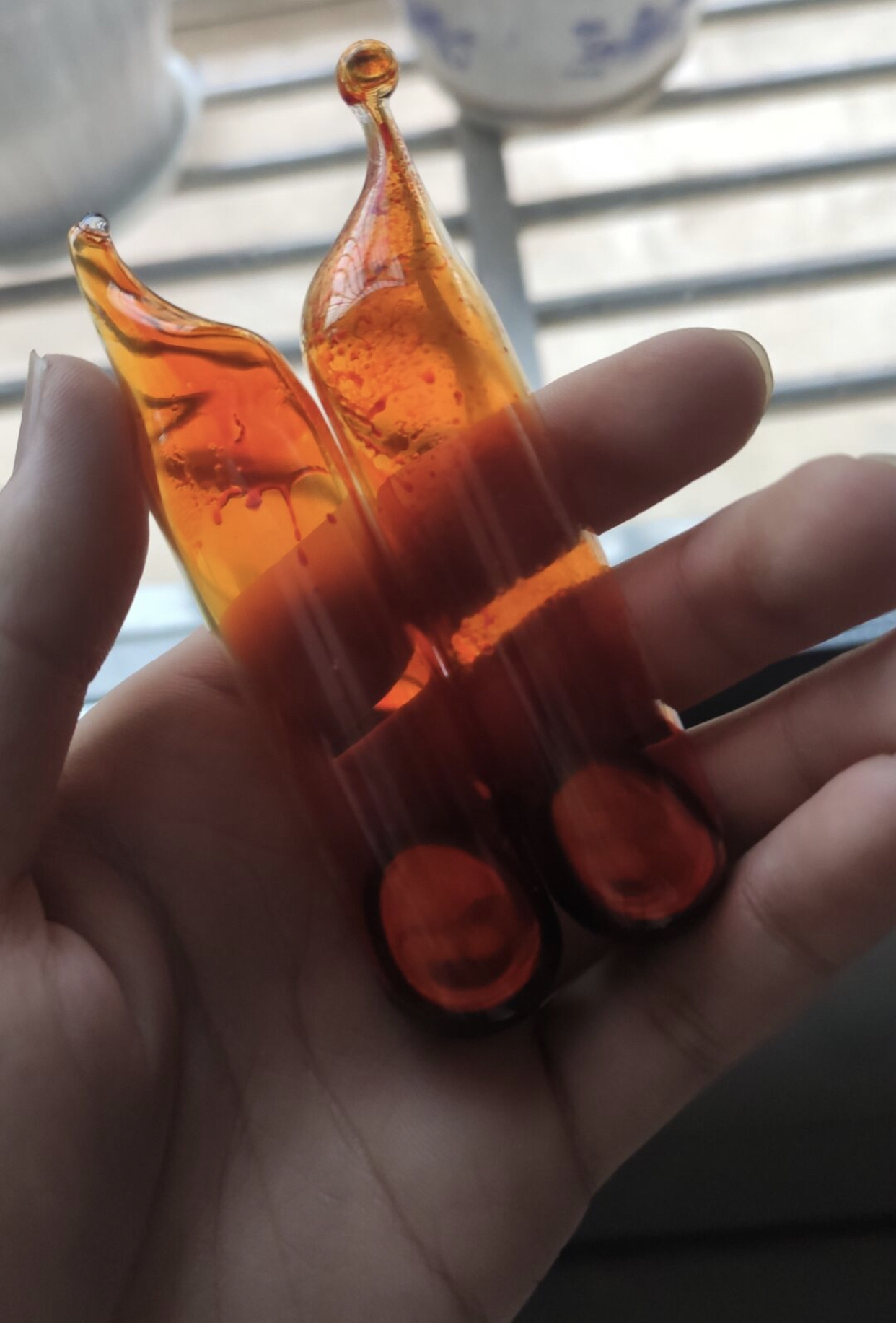 玻封于试管中的液溴