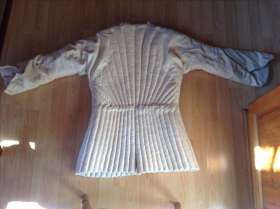 科普武装衣与棉甲有何区分骑士抑或小兵你当如何选择自己的武装服饰