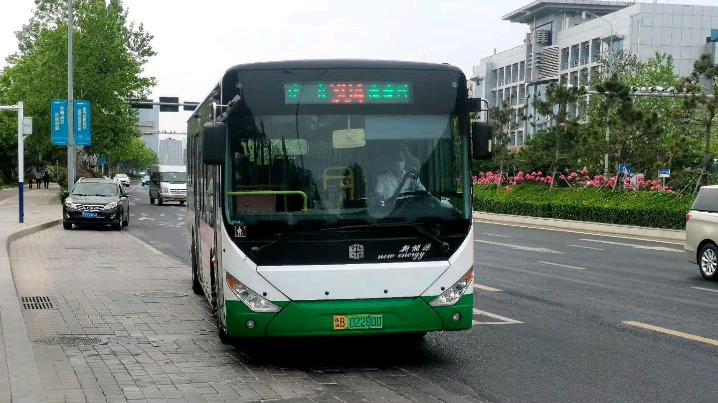 缓解新能源车辆“充电难”问题 青岛再增一处向社会开放公交充电站 - 青岛新闻网