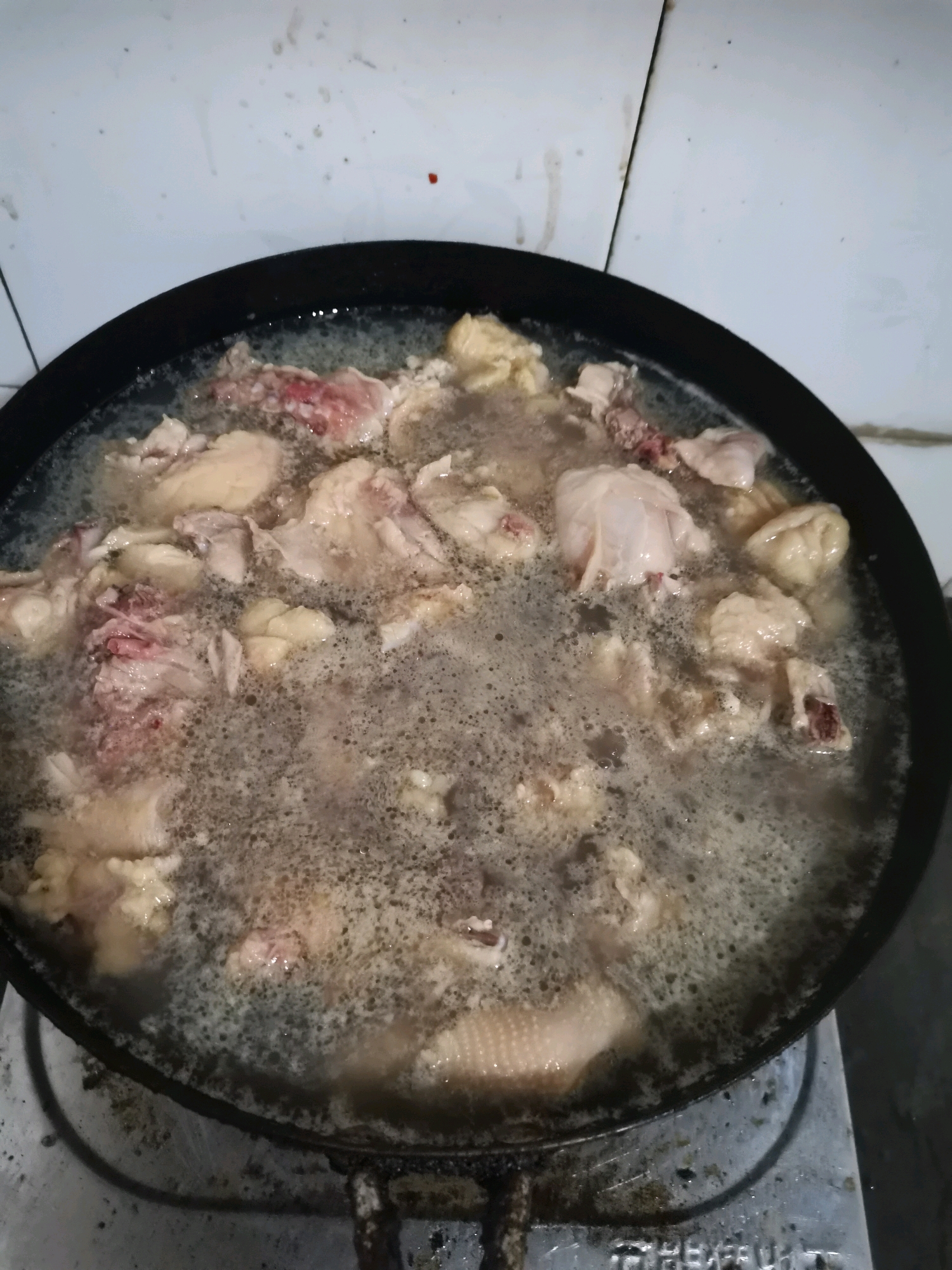 胡椒白菜鸡汤的做法_胡椒白菜鸡汤怎么做_胡椒白菜鸡汤的家常做法_我家的小猪【心食谱】