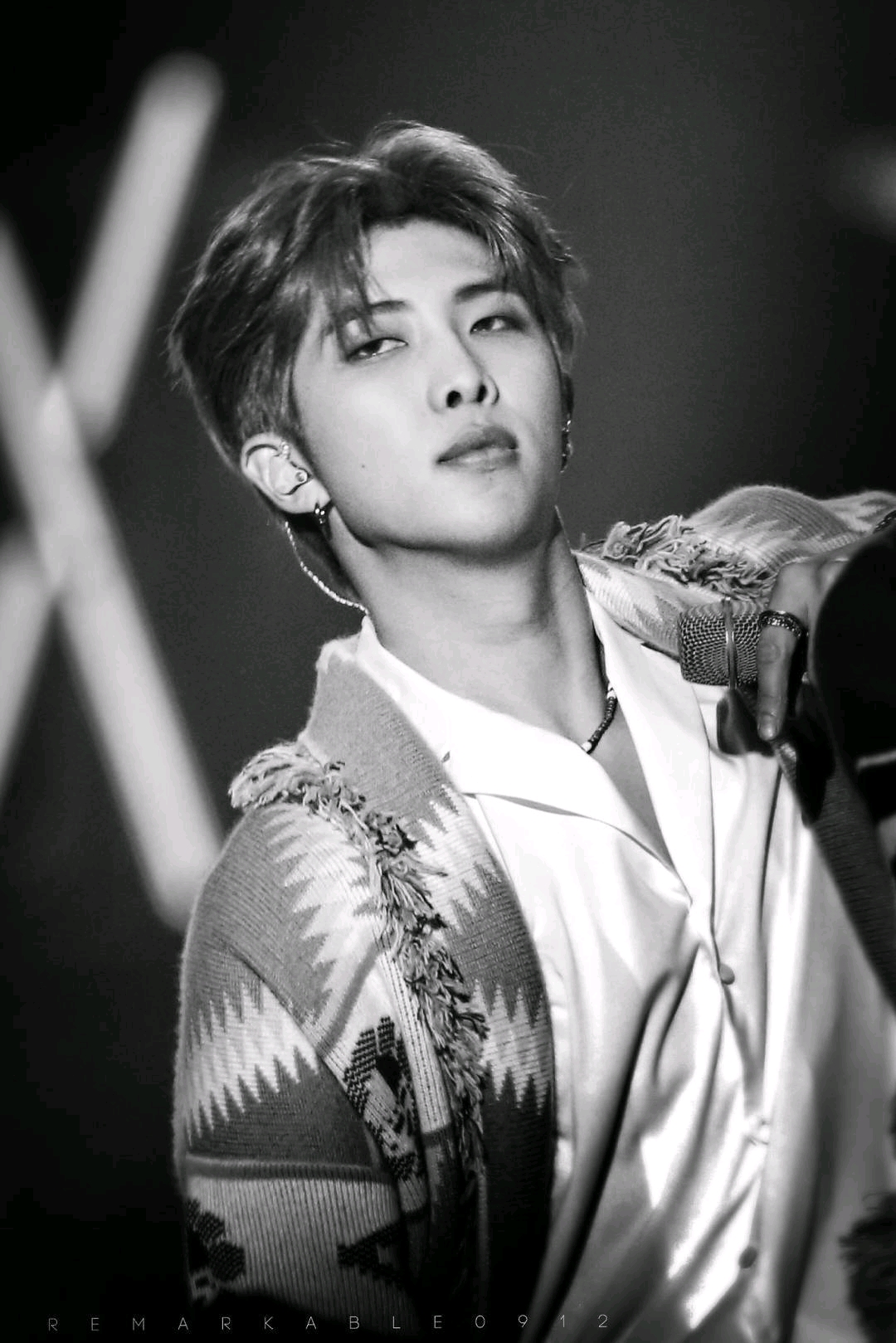 【金南俊】背后的抓痕(婴儿车)