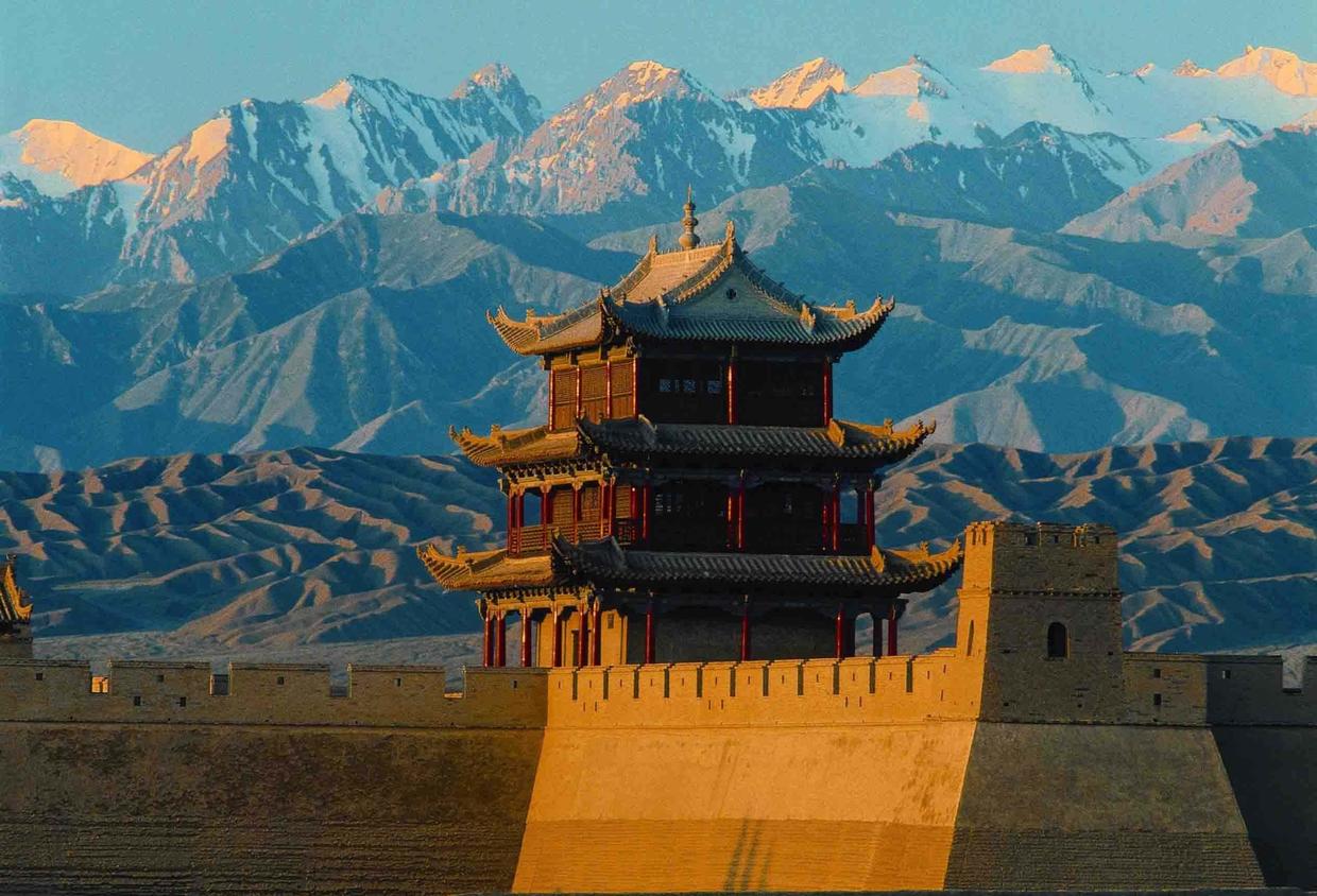 为什么"河西走廊"会成为古代中原王朝与西域沟通的必经之地?