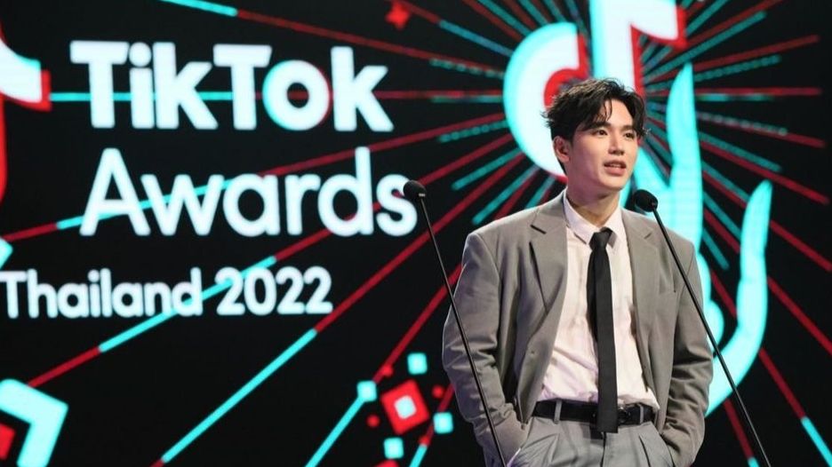 首届泰国抖音娱乐颁奖典礼TikTok Awards Thailand 2022：泰剧圈音乐圈偶像明星大集合 哔哩哔哩