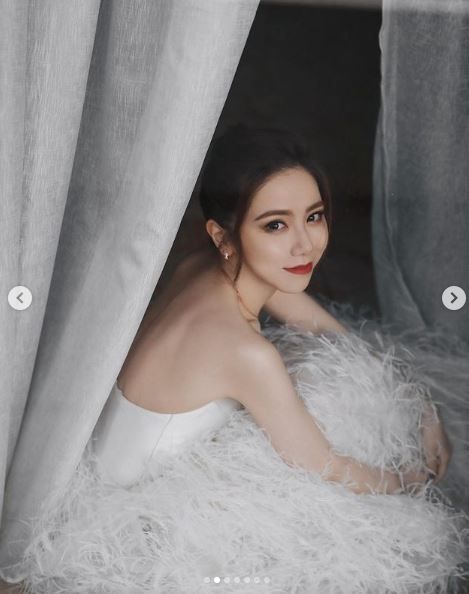 邓紫棋整组婚纱照外流,要结婚了?粉丝狂赞婚纱美翻