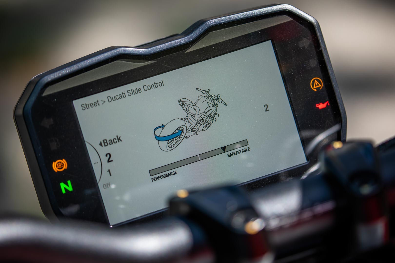 205万起的杜卡迪v4v4s街霸街车引进国内评测在哪里安排