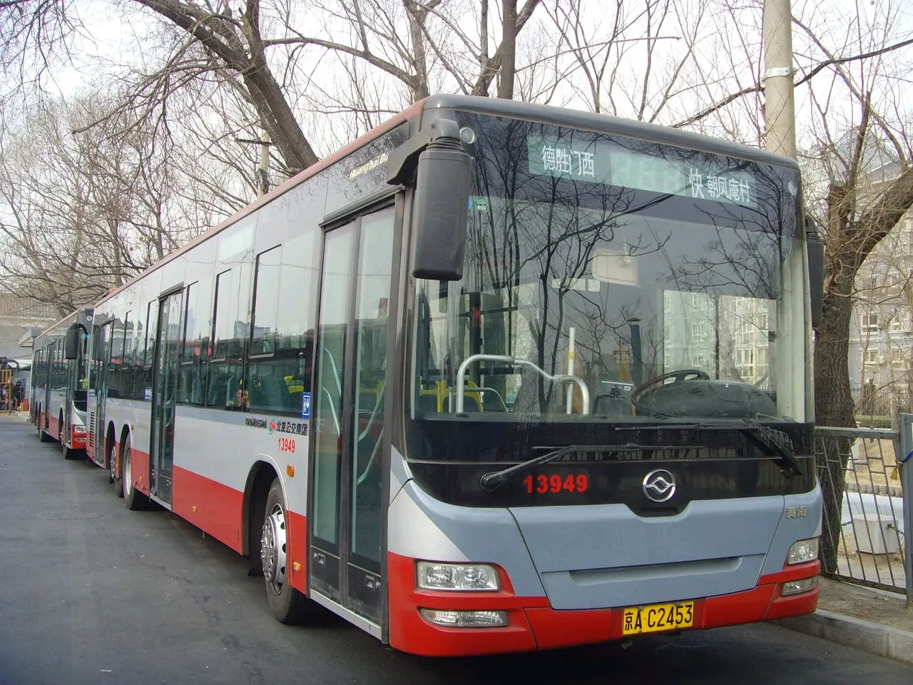 黄海dd6141s02简介(含北京版和沈阳版)