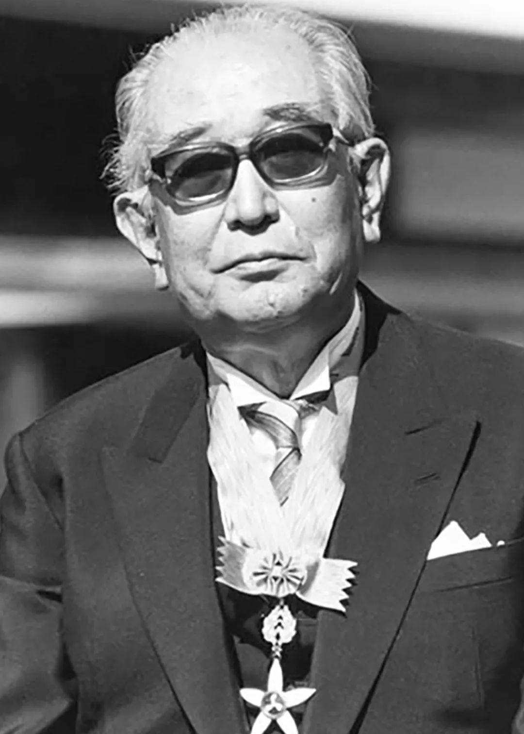 是黑泽明"武士"徽章,前两位库布里克和希区柯克之前都做过盘点,这次把