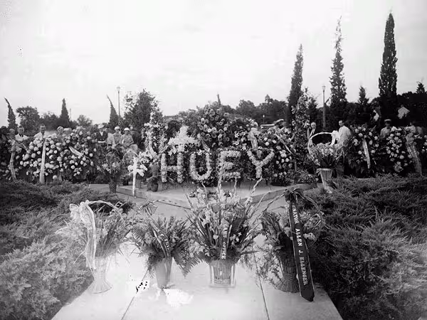 "人人皆国王":一代王鱼休伊朗