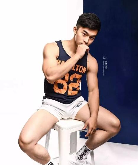 小奶狗柏辰写真硬照来一波