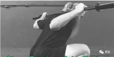 长期进行深蹲训练会不会对膝盖造成损伤?