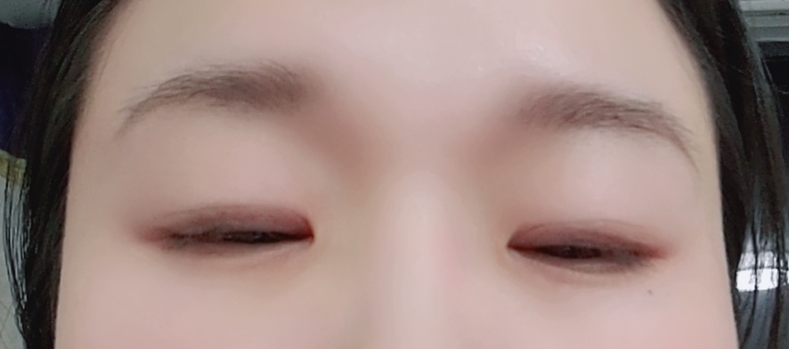 闭眼效果可以,一条淡淡的线,不过眼睛不太能完全闭上