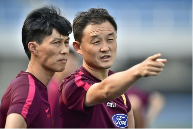 孙继海在英伦的故事:在水晶宫交足了学费,在曼城队经历曲折