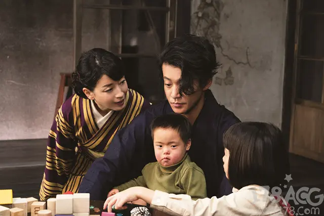 小栗旬主演电影 人间失格太宰治和3个女人 公布新剧照 9 13上映 哔哩哔哩 小栗旬主演电影 人间失格太宰治和3个女人 公布新剧照 9 13上映 哔哩哔哩