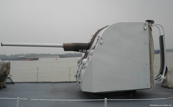 61式100毫米舰炮图片