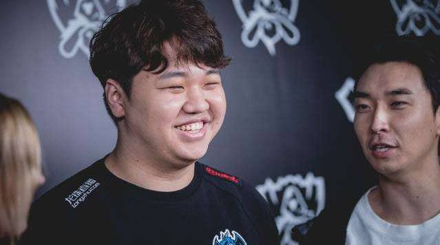 lol:鼠王pray萌生退意,玄冥二老成绝唱,粉丝含泪劝其再打一年